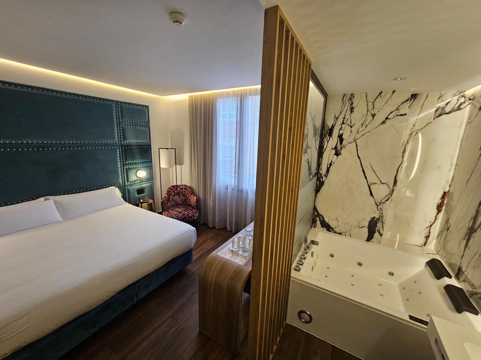 Hotel Las Tres Campanas Badajoz Zewnętrze zdjęcie