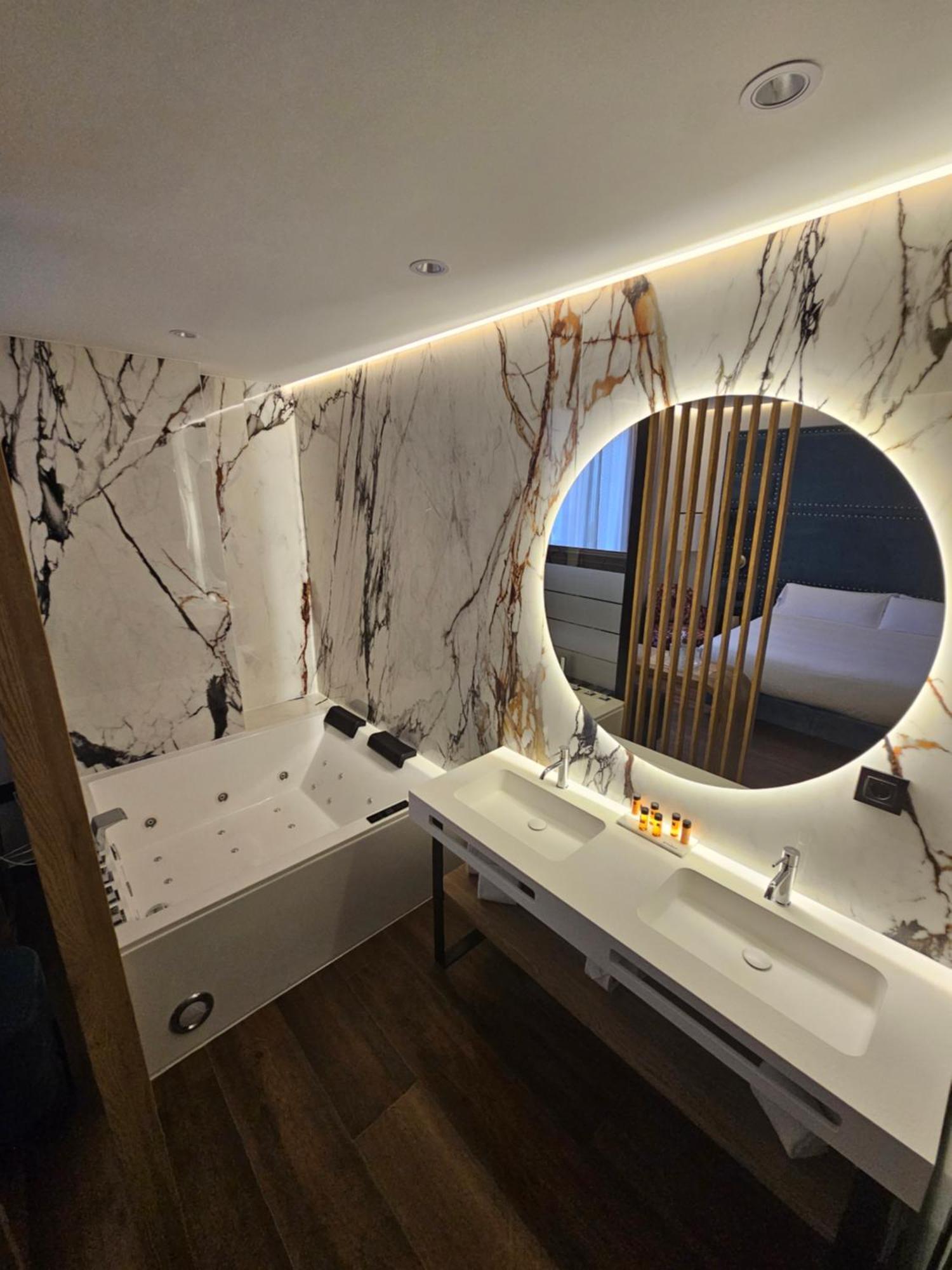 Hotel Las Tres Campanas Badajoz Zewnętrze zdjęcie