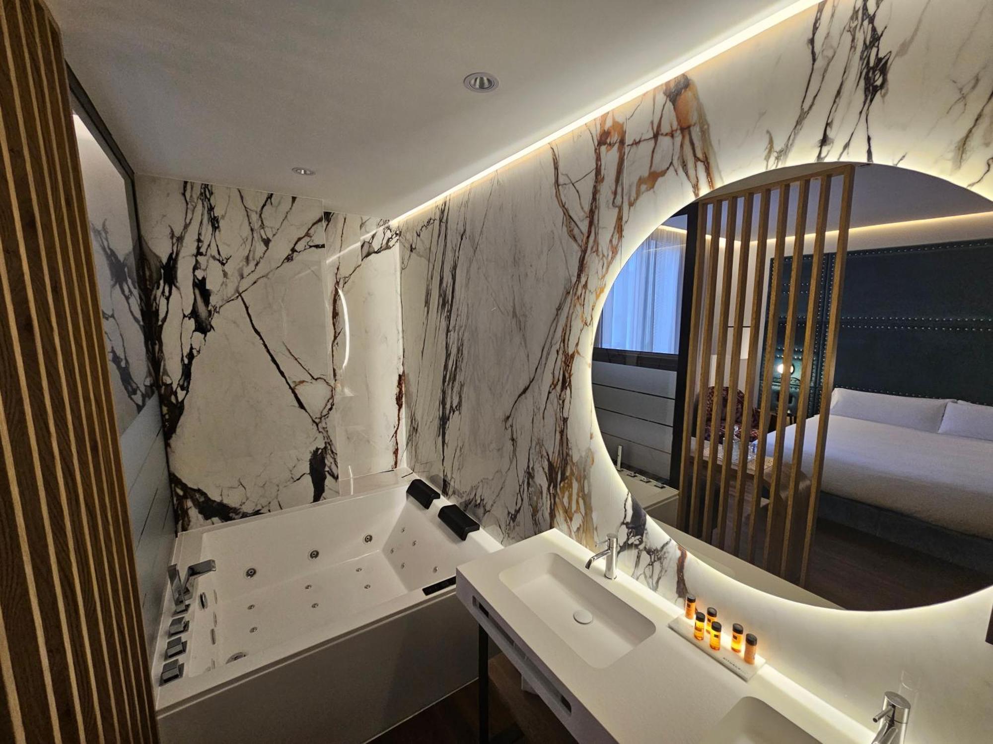Hotel Las Tres Campanas Badajoz Zewnętrze zdjęcie