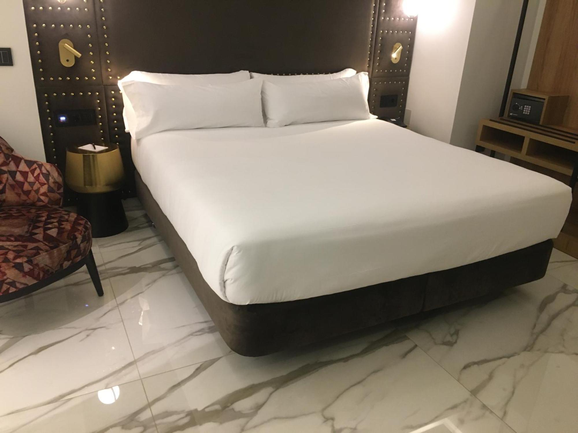 Hotel Las Tres Campanas Badajoz Zewnętrze zdjęcie